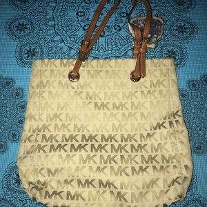 🦋 MICHAEL KORS MK Tote 👜